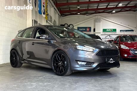 Grey 2016 Ford Focus Hatchback Sport