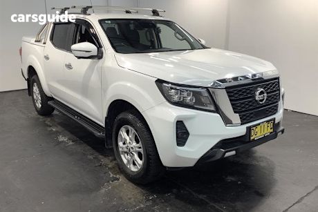 White 2021 Nissan Navara Dual Cab Pick-up St (4X2)