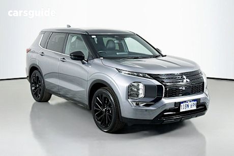 Silver 2023 Mitsubishi Outlander Wagon Ls Black Edition 7 Seat (2Wd)