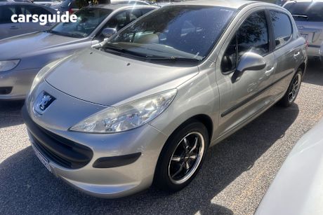 Silver 2008 Peugeot 207 Hatch XR F