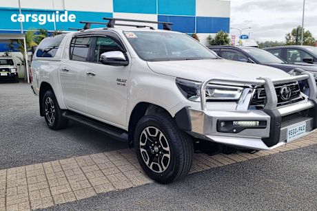 White 2021 Toyota Hilux Ute Tray SR5 4X4