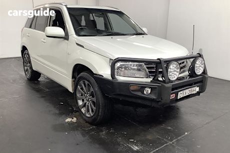 White 2016 Suzuki Grand Vitara Wagon Sports (4X4)
