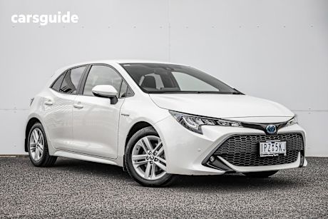White 2019 Toyota Corolla Hatch SX HYBRID F