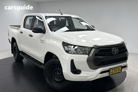 White 2020 Toyota Hilux Ute Tray SR 4X4