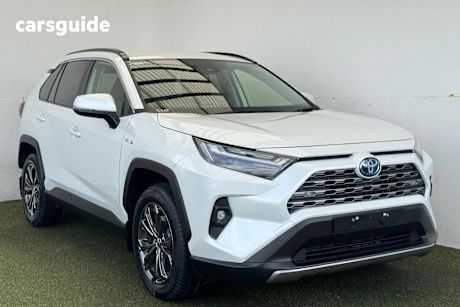 White 2023 Toyota RAV4 SUV GXL 4X4