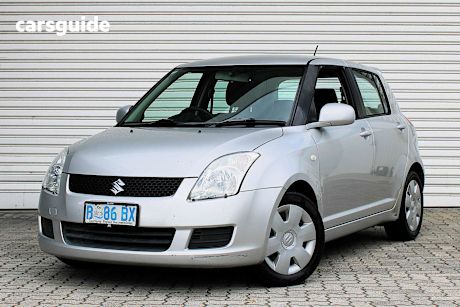 Silver 2009 Suzuki Swift Hatch F