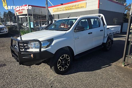 White 2018 Toyota Hilux Ute Tray SR 4X4