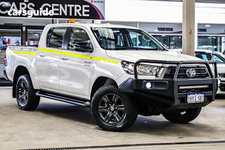 White 2023 Toyota Hilux Ute Tray SR 4X4