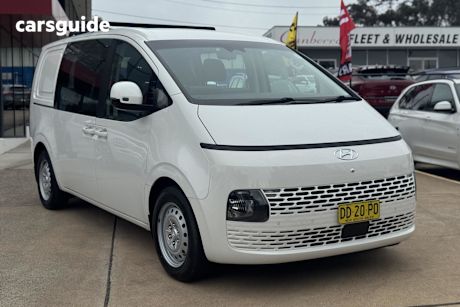 White 2022 Hyundai Staria Crew Van 5S 2.2D Liftback