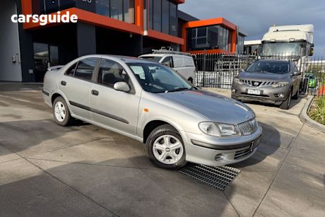 Silver 2002 Nissan Pulsar Sedan Lx