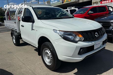 White 2017 Mitsubishi Triton Ute Tray GLX R