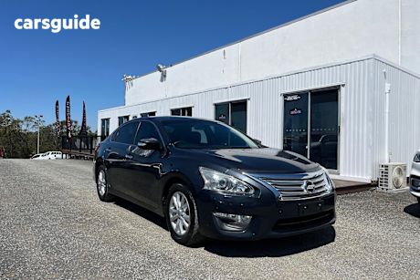 Black 2016 Nissan Altima Sedan ST F