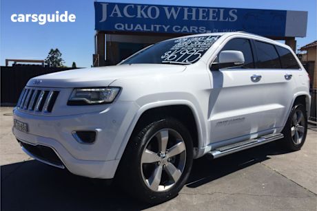 White 2014 Jeep Grand Cherokee Wagon Overland (4X4)
