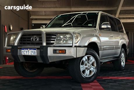 Silver 2005 Toyota Landcruiser SUV SAHARA 4X4