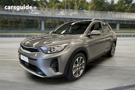 Silver 2023 Kia Stonic Wagon Sport