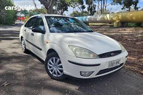 White 2003 Ford Focus Sedan Cl