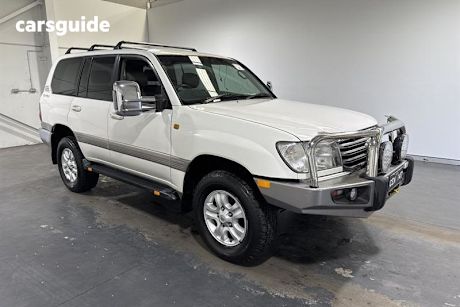 White 2005 Toyota Landcruiser Wagon Sahara (4X4)