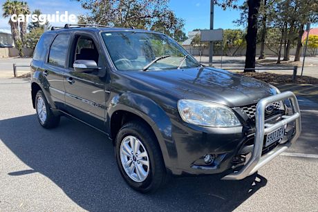 Grey 2010 Ford Escape SUV 4X4