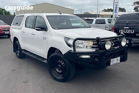 White 2016 Toyota Hilux Ute Tray SR5 4X4