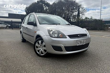 Silver 2007 Ford Fiesta Hatchback Lx