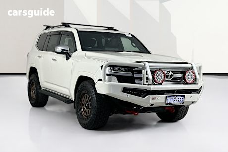 White 2022 Toyota Landcruiser Wagon Lc300 Sahara (4X4)