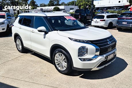 White 2023 Mitsubishi Outlander SUV LS F