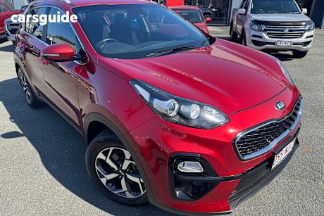 Red 2018 Kia Sportage SUV SI F