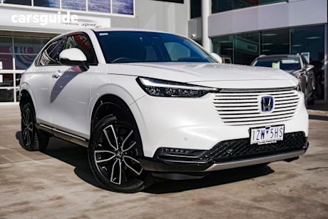 White 2023 Honda HR-V SUV E:HEV L F