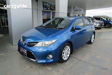 Blue 2014 Toyota Corolla Hatchback Ascent Sport