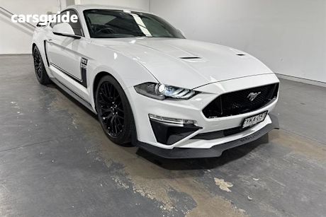White 2019 Ford Mustang Fastback Gt 5.0 V8