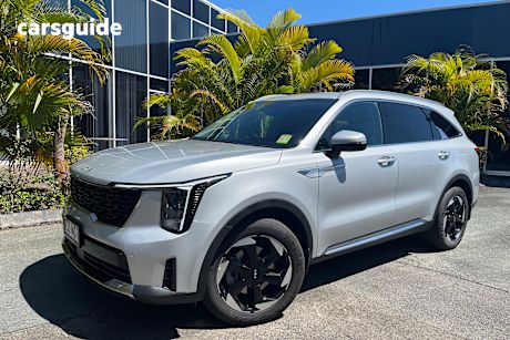 Silver 2024 Kia Sorento SUV SPORT+ 4X4