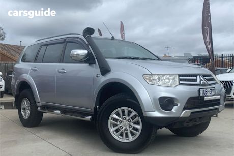 Silver 2015 Mitsubishi Challenger SUV 4X4