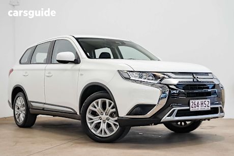 White 2021 Mitsubishi Outlander SUV ES 4X4