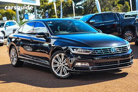 Black 2017 Volkswagen Passat Sedan 206TSI R-LINE 4WD