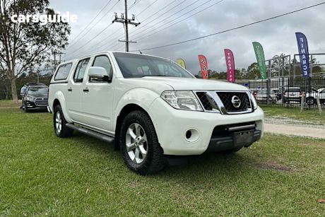 White 2013 Nissan Navara Dual Cab Pick-up St (4X2)