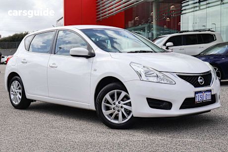 White 2016 Nissan Pulsar Hatch ST F