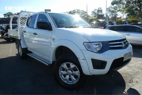 White 2015 Mitsubishi Triton Dual Cab Chassis Glx (4X4)