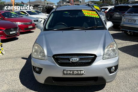 Silver 2010 Kia Rondo SUV EX F