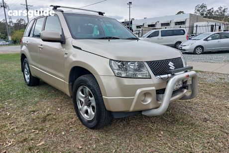 Gold 2007 Suzuki Grand Vitara Wagon Trekker