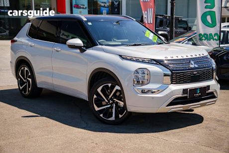 White 2023 Mitsubishi Outlander Wagon Exceed Tourer 7 Seat (Awd)