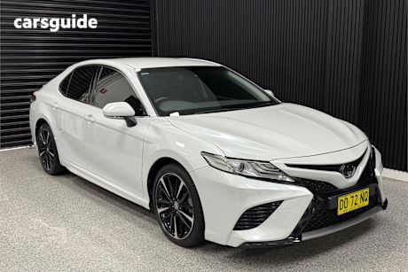 White 2019 Toyota Camry Sedan SX F