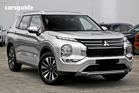 Silver 2025 Mitsubishi Outlander Wagon Ls 7 Seat (2Wd)