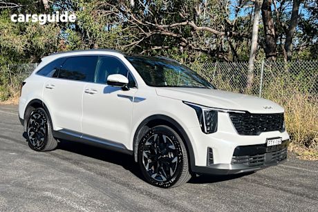 White 2024 Kia Sorento SUV GT-LINE 4X4