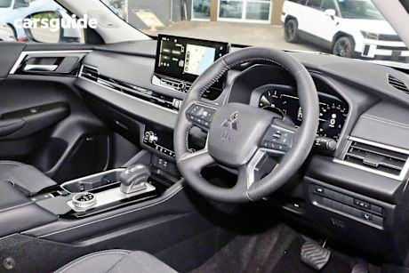 Silver 2025 Mitsubishi Outlander Wagon Aspire 7 Seat (2Wd)