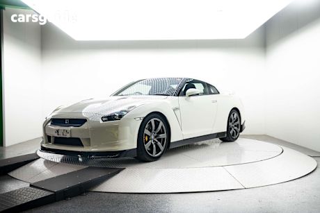 White 2008 Nissan UNKNOWN Sedan