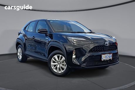Black 2023 Toyota Yaris Cross SUV GX F