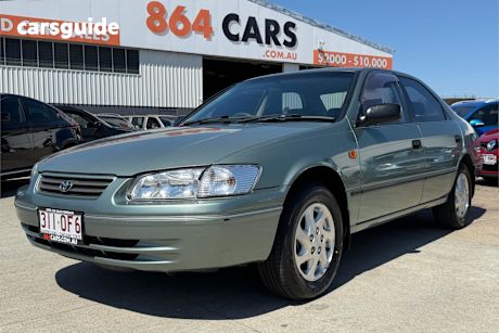 Silver 2002 Toyota Camry Sedan ADVANTAGE
