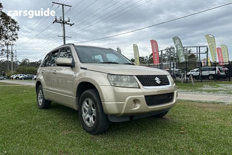 Beige 2010 Suzuki Grand Vitara Wagon (4X4)