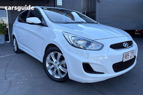 White 2019 Hyundai Accent Hatchback Sport