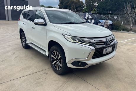 White 2016 Mitsubishi Pajero Sport Wagon Exceed (4X4) 7 Seat